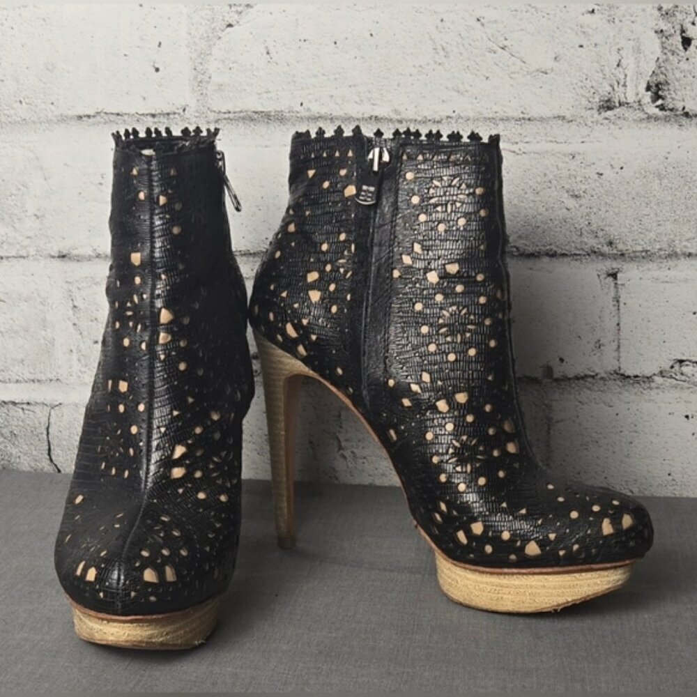 BCBGMAXAZRIA Laser Cut Platform Booties Black Tan Stiletto | 6.5